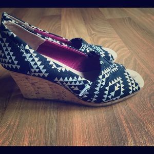Toms Wedges